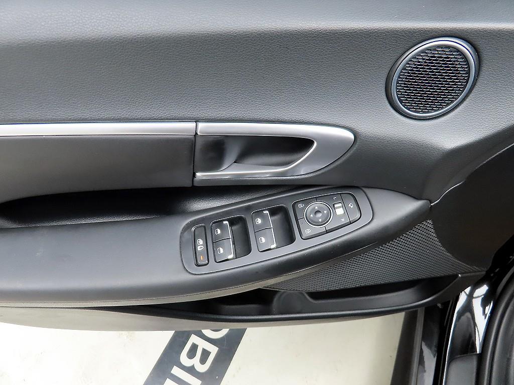 HYUNDAI Sonata - Vista 11