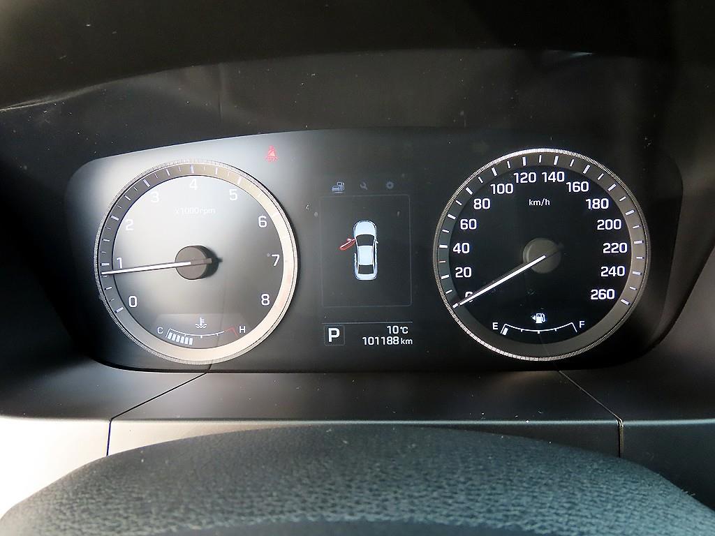 HYUNDAI Sonata - Vista 9