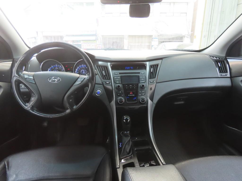 HYUNDAI Sonata - Vista 7