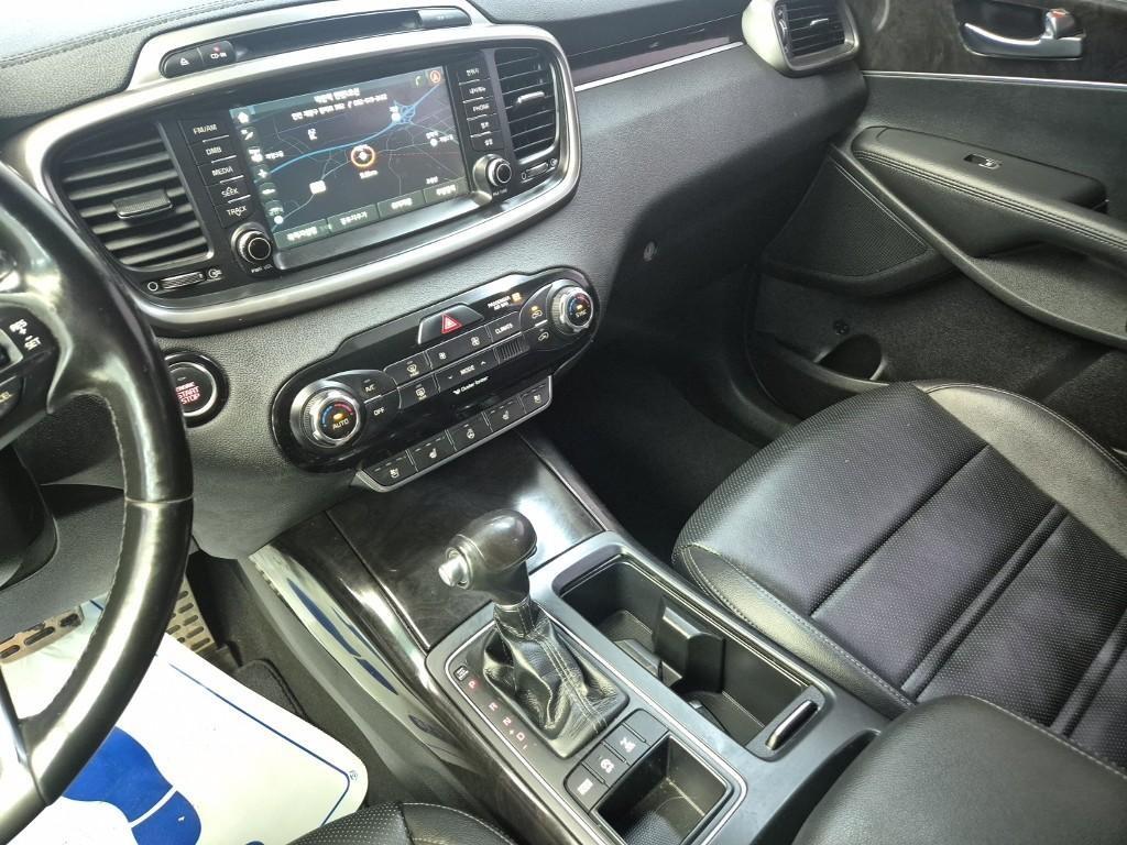 KIA Sorento - Vista 10