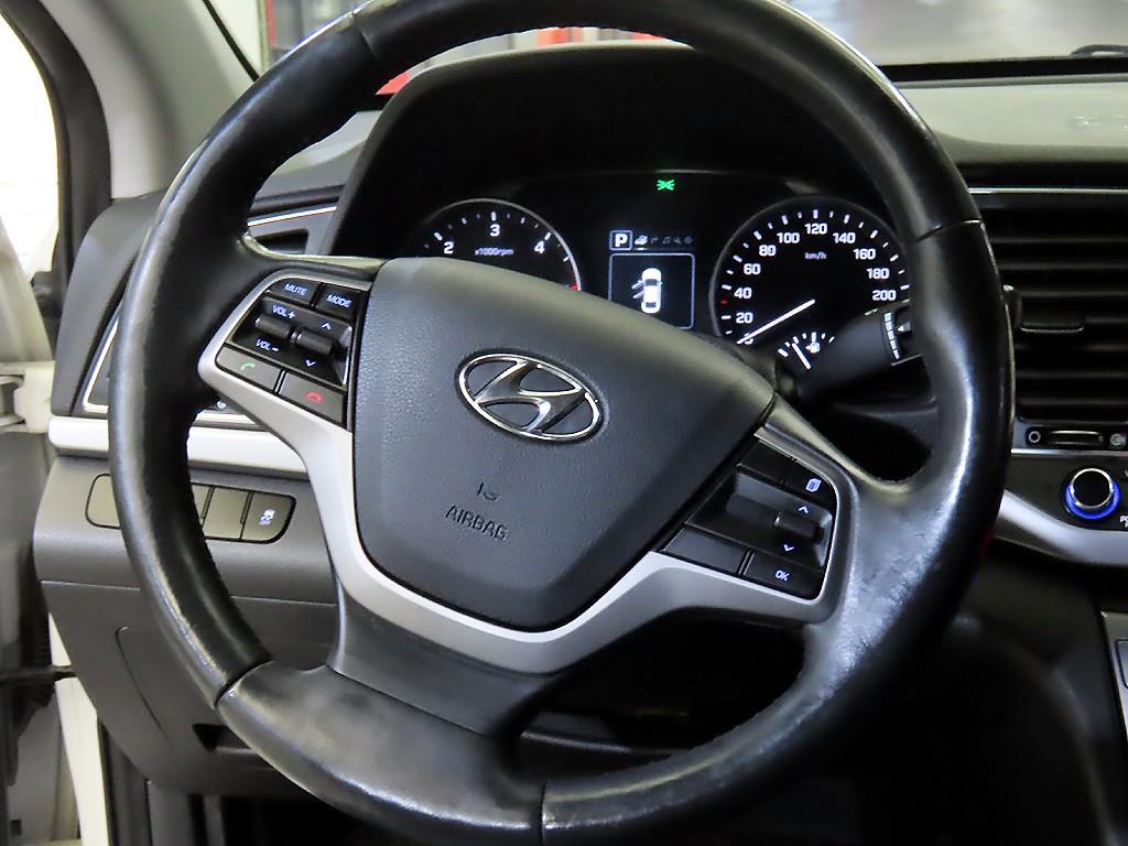 HYUNDAI Avante - Vista 8