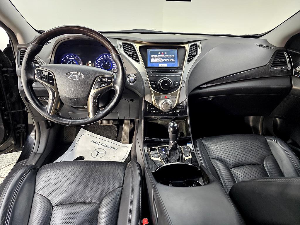 HYUNDAI Grandeur - Vista 5