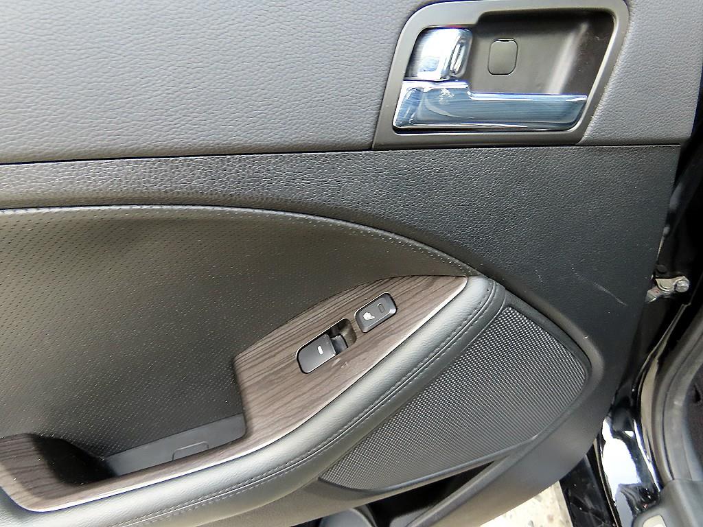 KIA K5 2011 Negro - Importación desde Corea - HF Imports Iquique - Foto 16