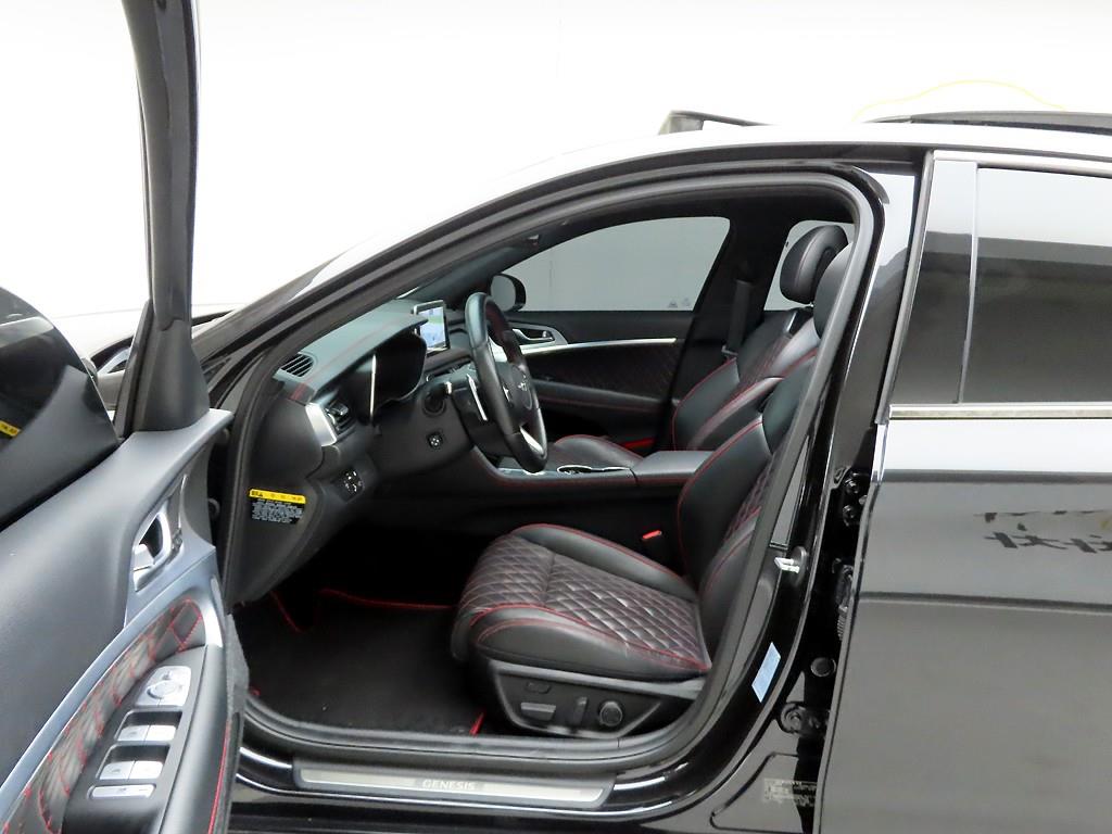 Genesis G70 - Vista 11