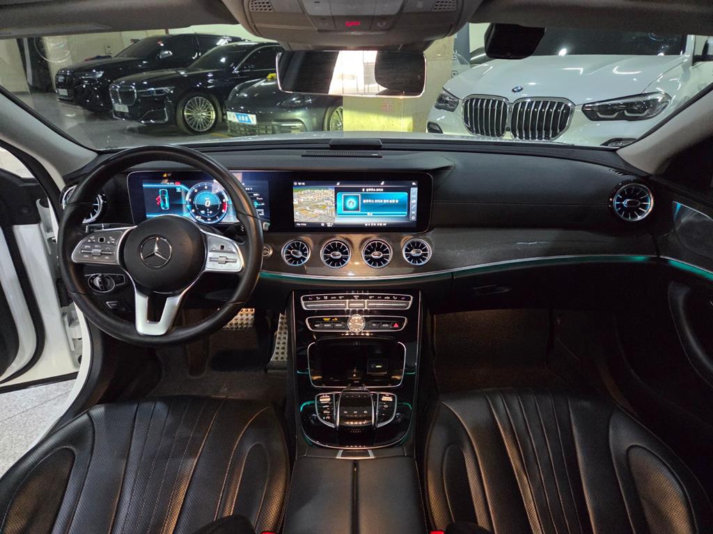 Mercedes Benz CLS Class - Vista 8