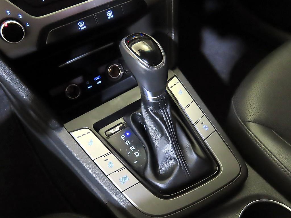 HYUNDAI Avante - Vista 12