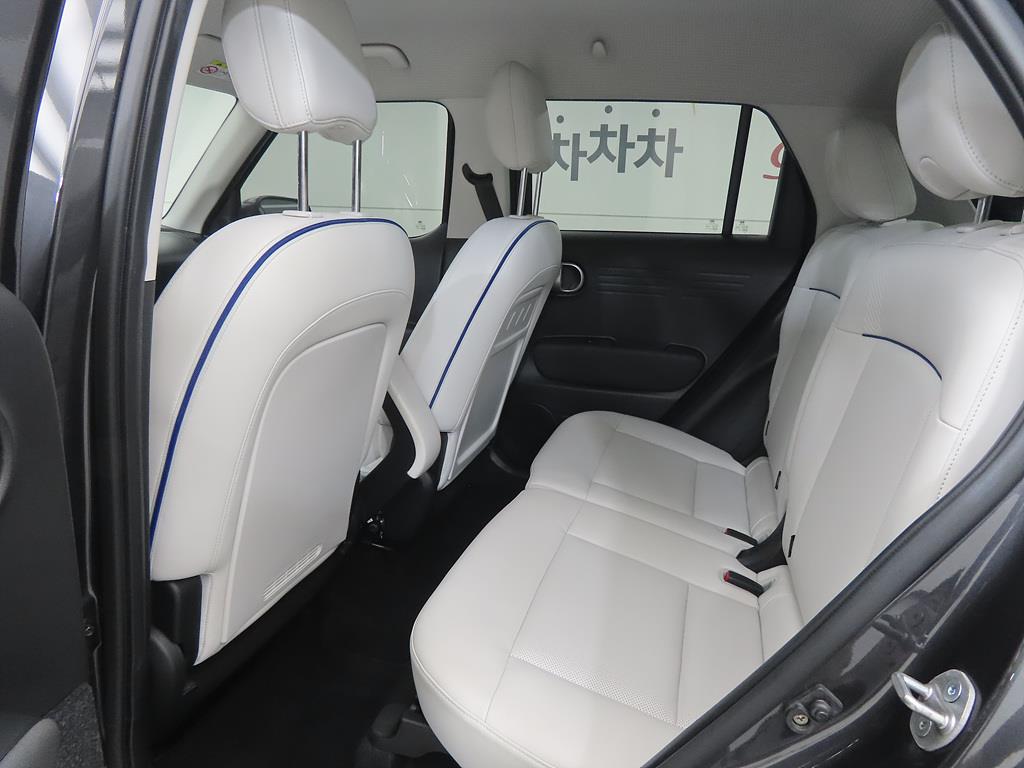 HYUNDAI Casper - Vista 6