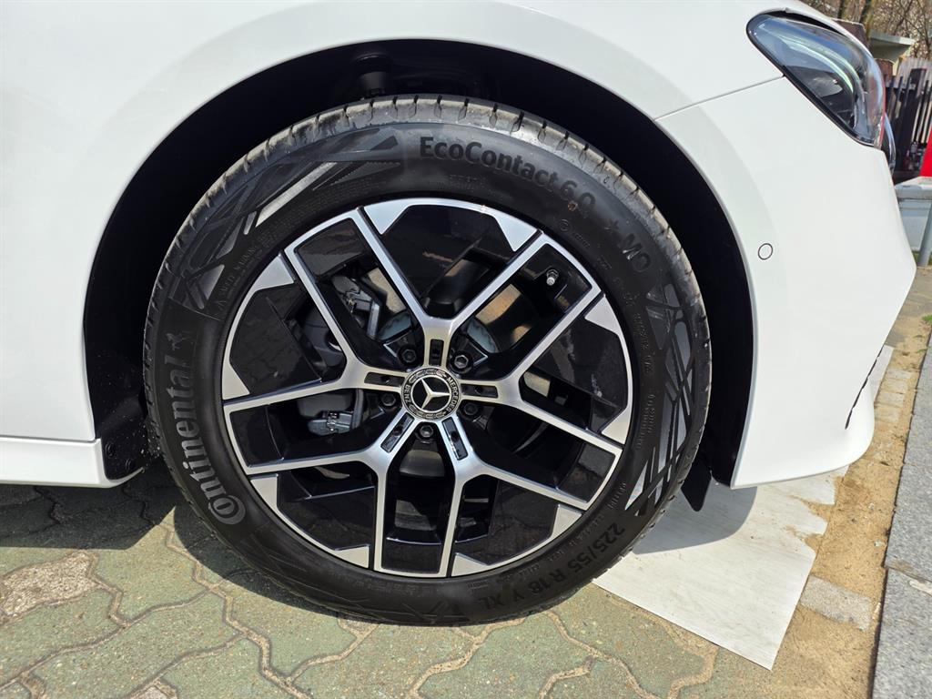 Mercedes Benz E class - Vista 7