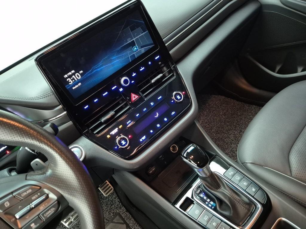 HYUNDAI Ioniq - Vista 10