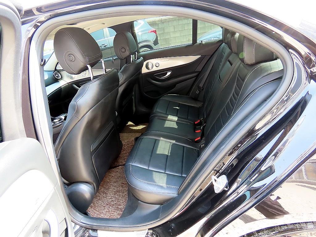 Mercedes Benz E class - Vista 6