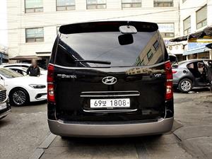 HYUNDAI Starex - Vista 6