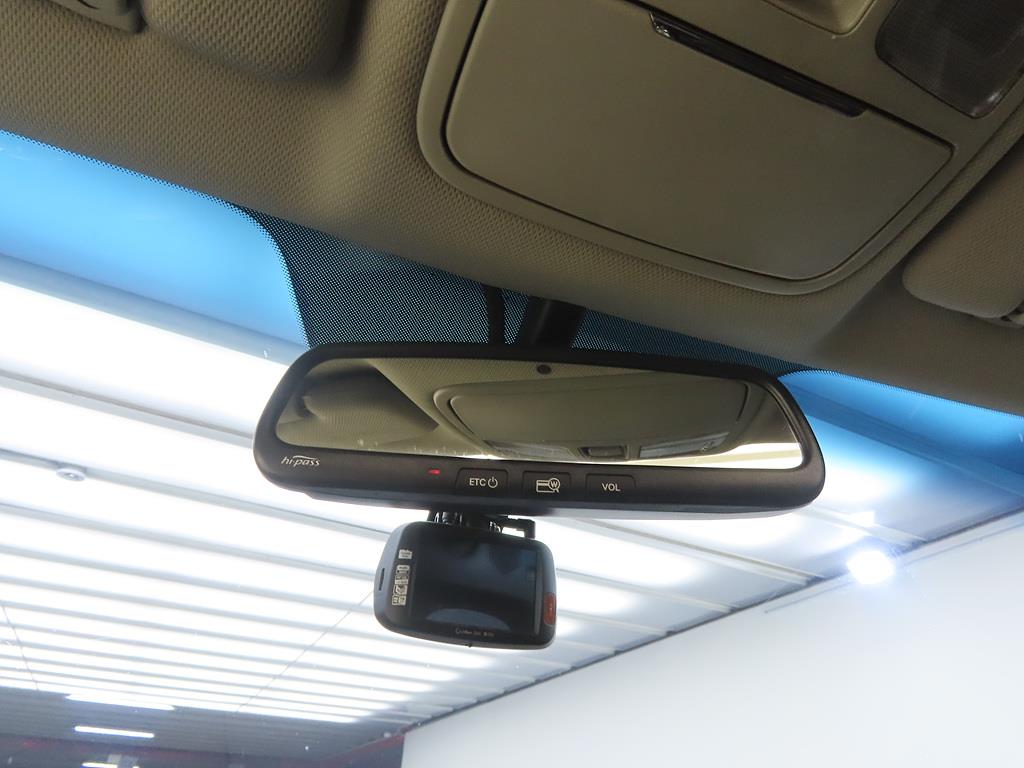 HYUNDAI Genesis - Vista 11