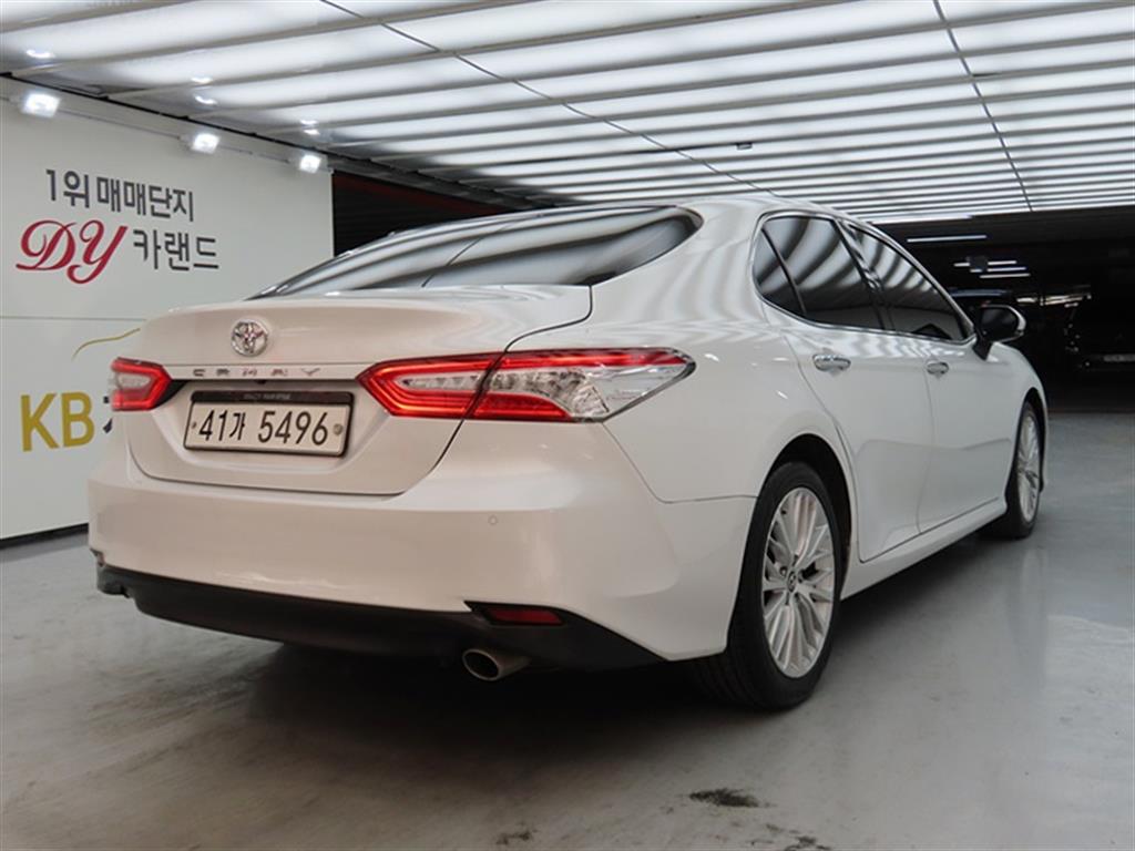 Toyota Camry - Vista 4