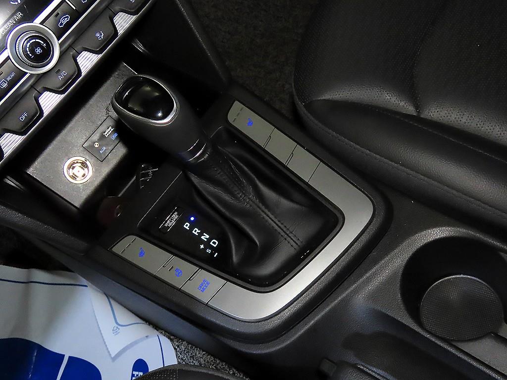 HYUNDAI Avante - Vista 12