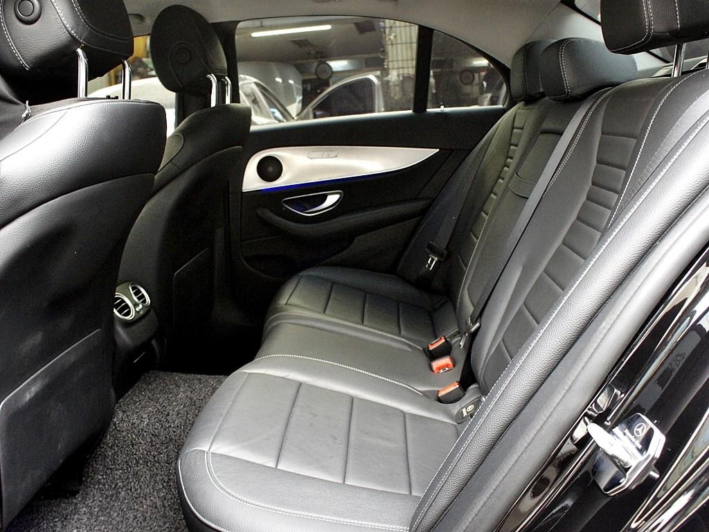 Mercedes Benz E class - Vista 11