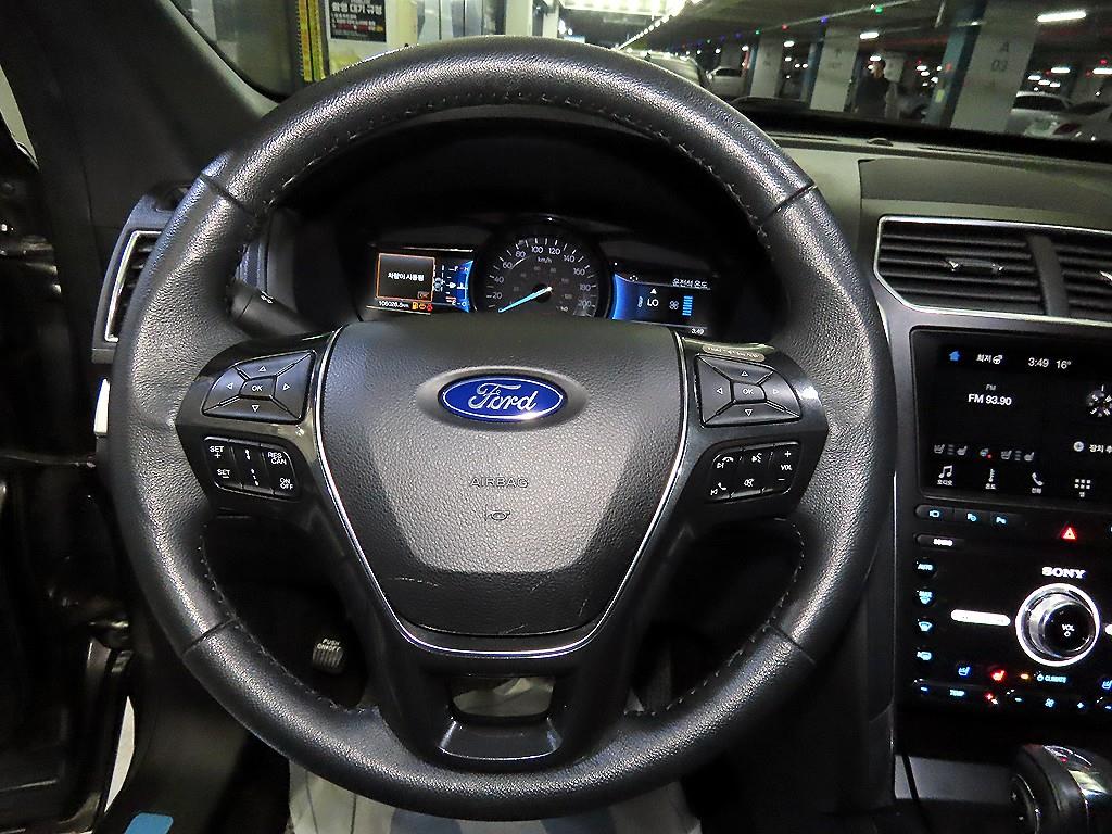 Ford Explorer - Vista 8