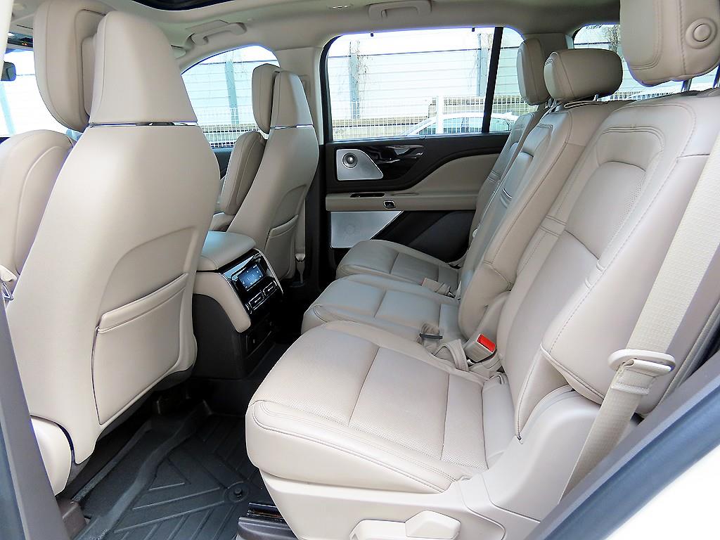 Lincoln Aviator - Vista 6