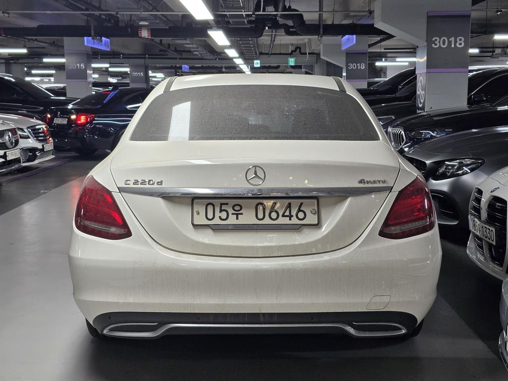 Mercedes Benz C Class - Vista 4