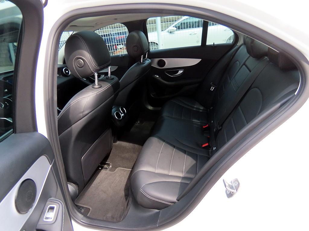 Mercedes Benz C Class - Vista 6