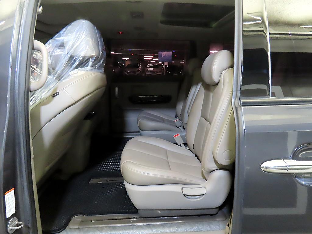 KIA Carnival - Vista 7
