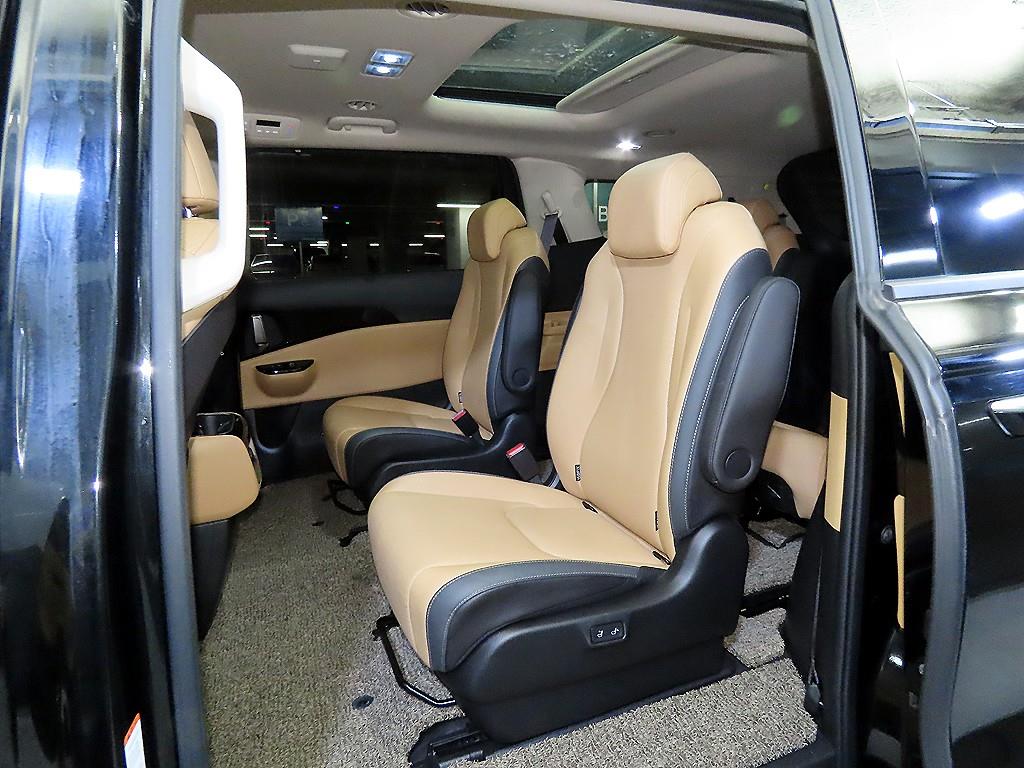 KIA Carnival - Vista 7