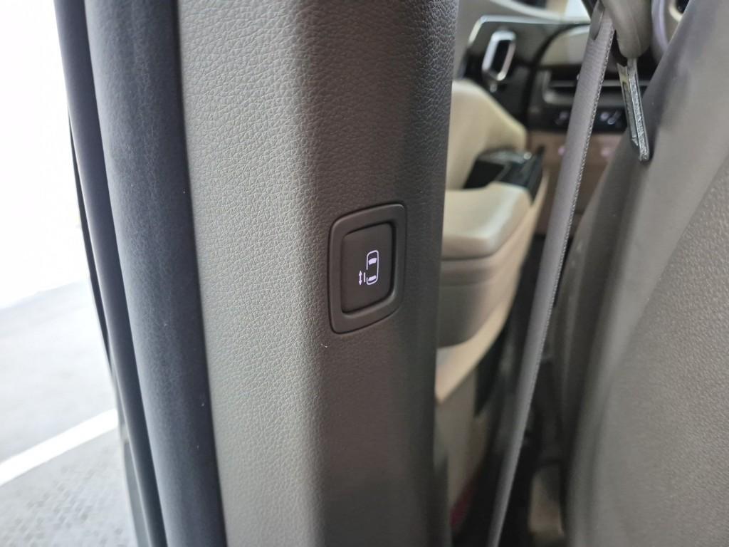 KIA Carnival - Vista 2