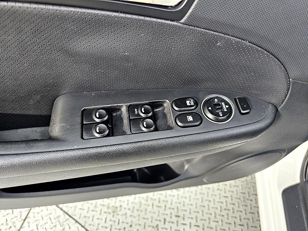 HYUNDAI i30 2010 Blanco - Importación desde Corea - HF Imports Iquique - Foto 13