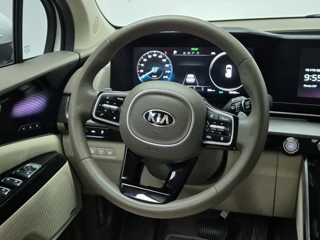 KIA Carnival - Vista 9