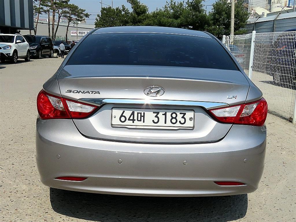HYUNDAI Sonata - Vista 4