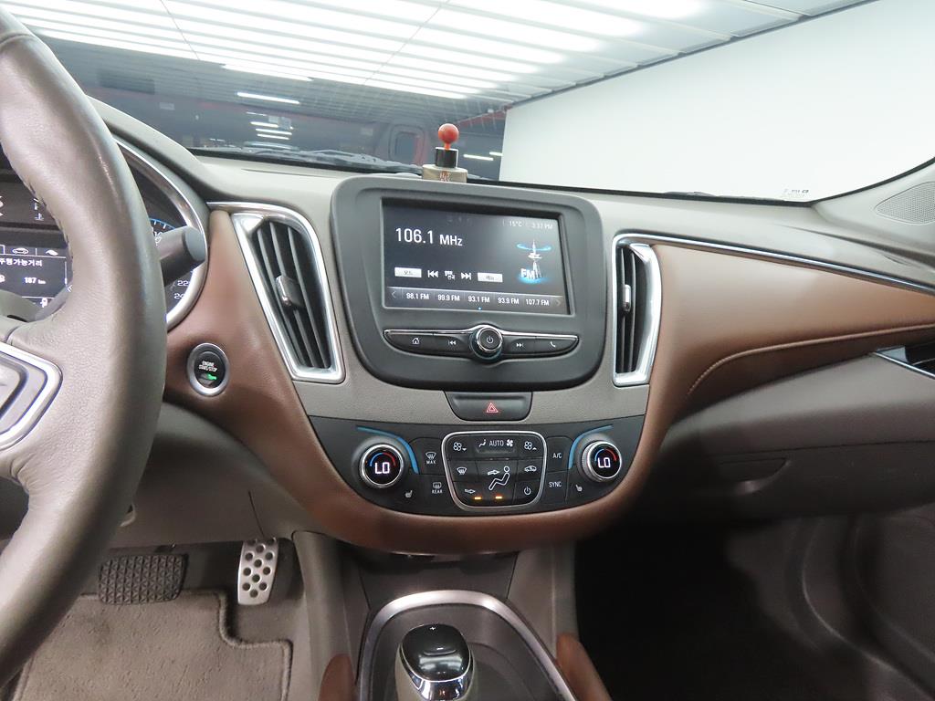 Chevrolet Malibu - Vista 10