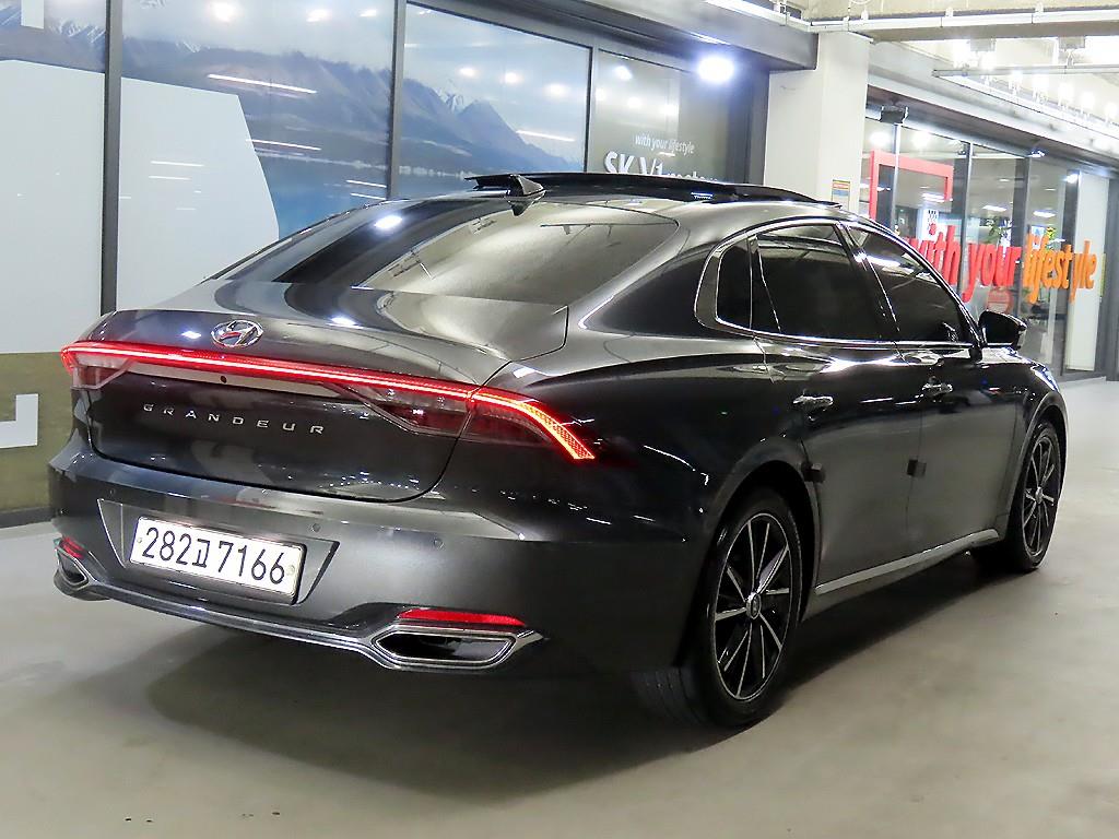 HYUNDAI Grandeur - Vista 4