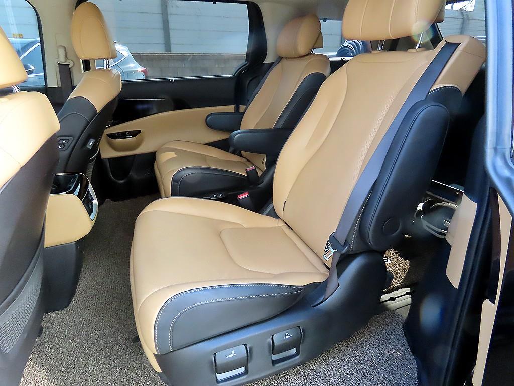 KIA Carnival - Vista 6