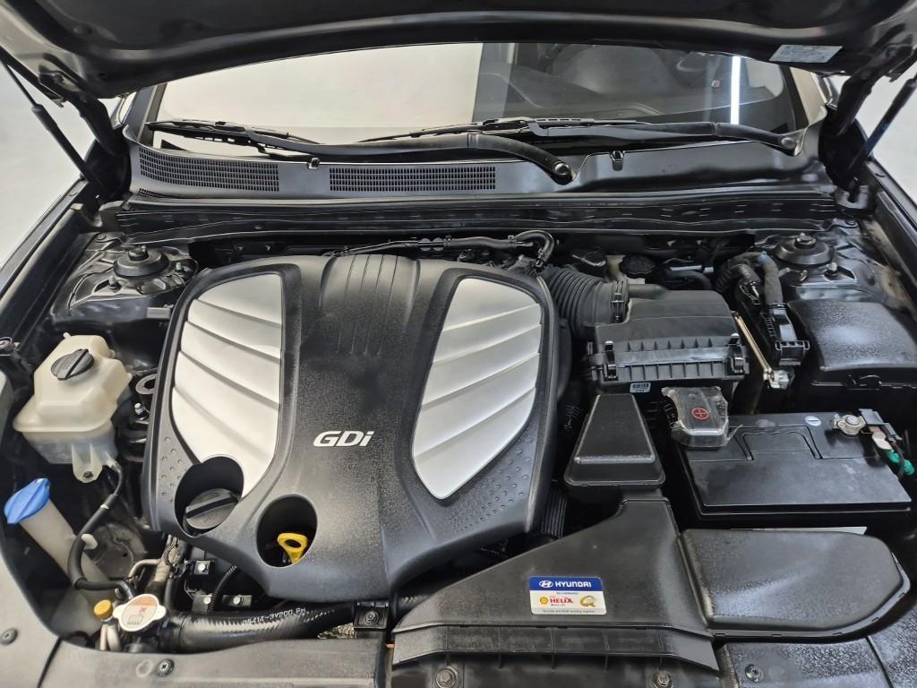 HYUNDAI Grandeur - Vista 5