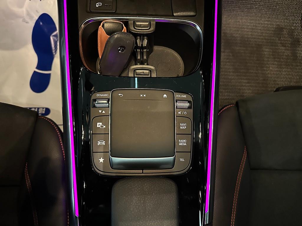 Mercedes Benz GLA Class - Vista 12