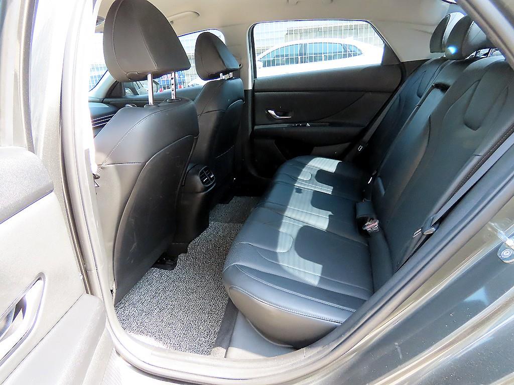 HYUNDAI Avante - Vista 6