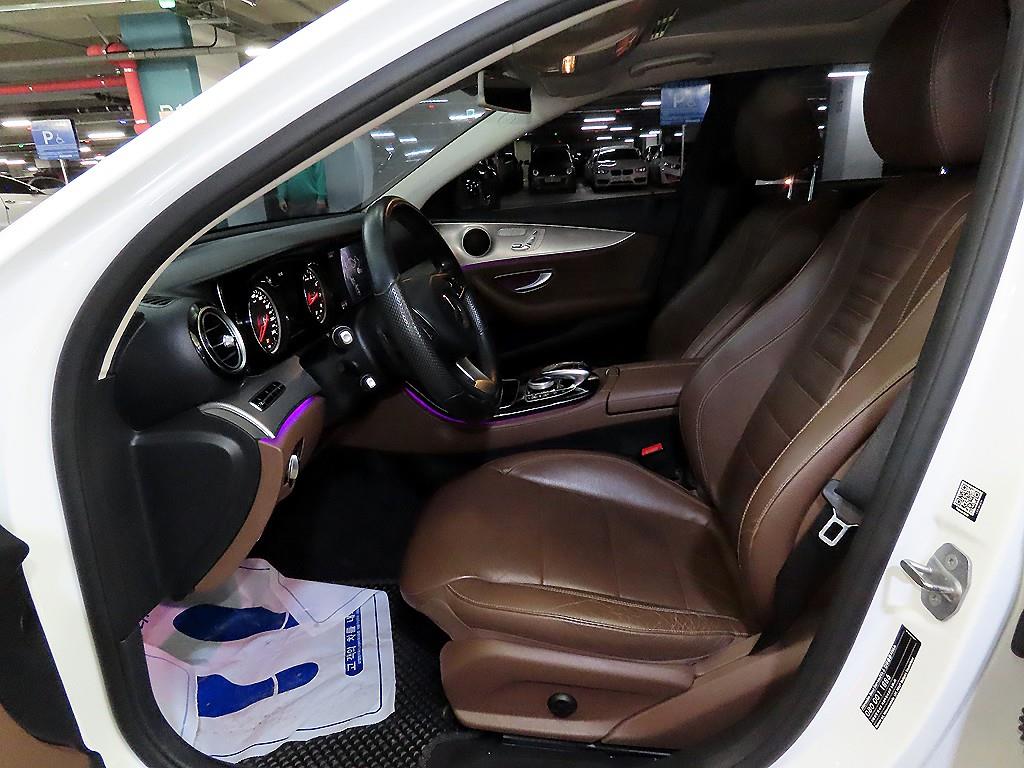 Mercedes Benz E class - Vista 6