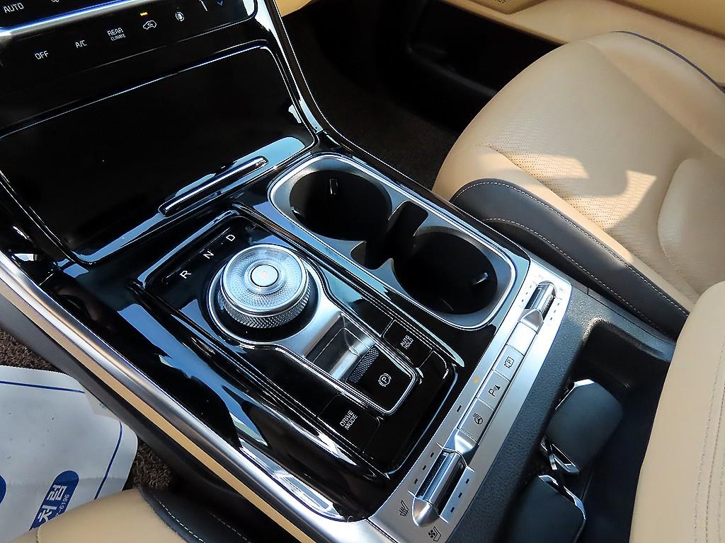 KIA Carnival - Vista 10