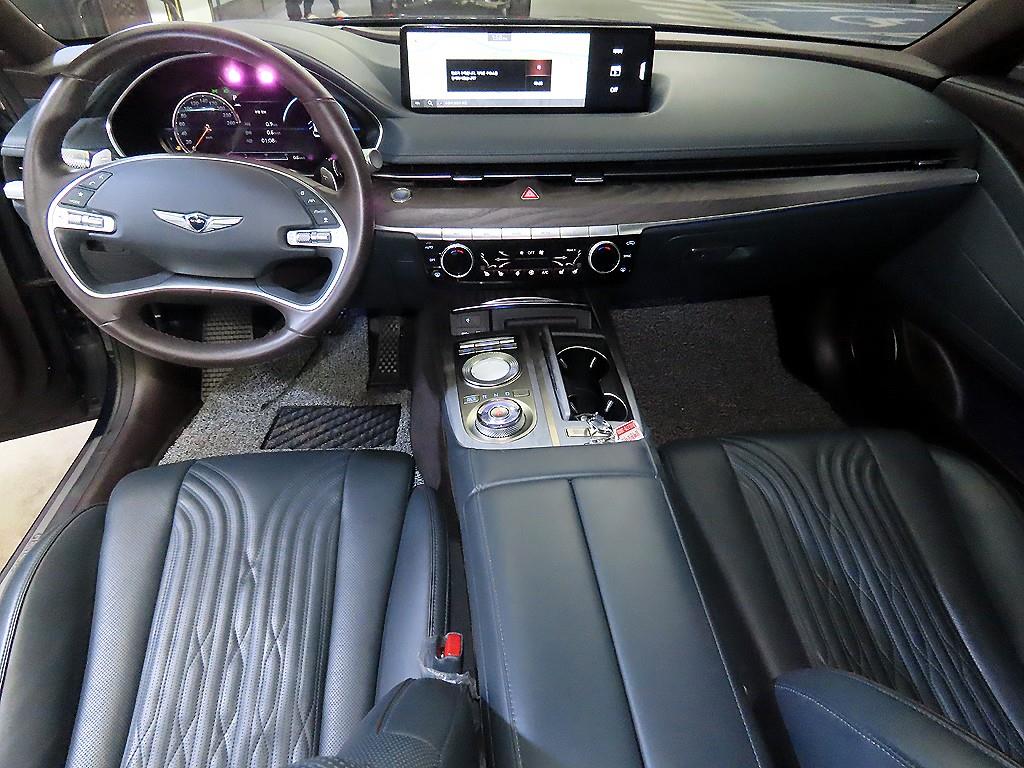 Genesis G80 - Vista 10