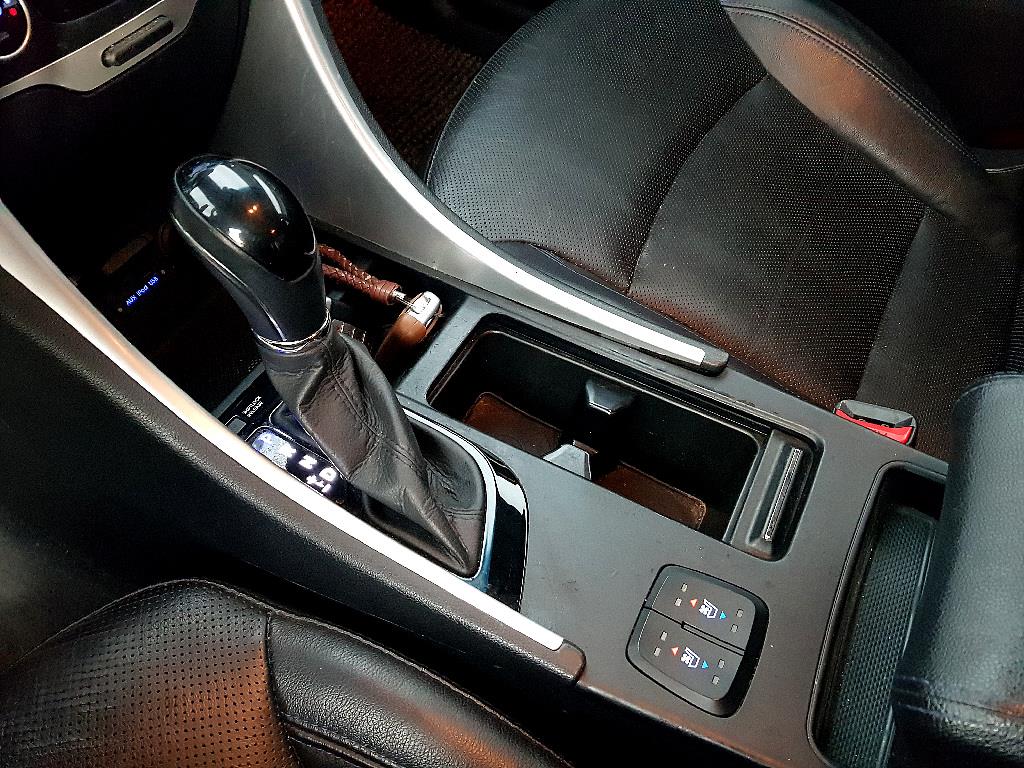 HYUNDAI Sonata - Vista 12