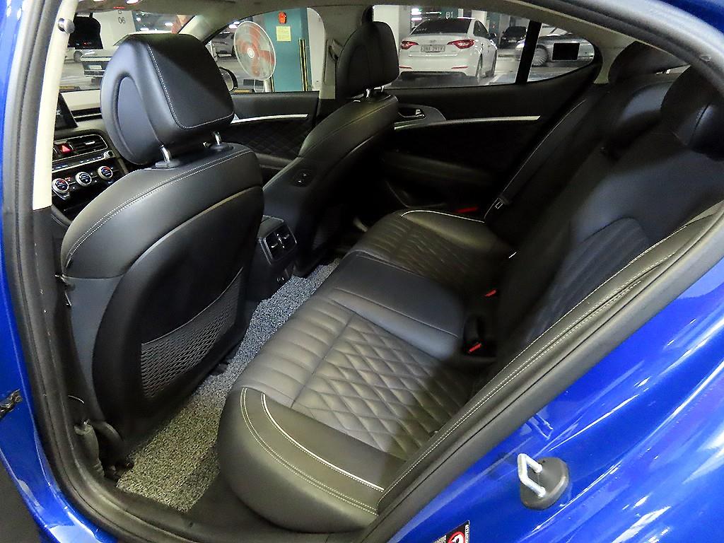 Genesis G70 - Vista 7