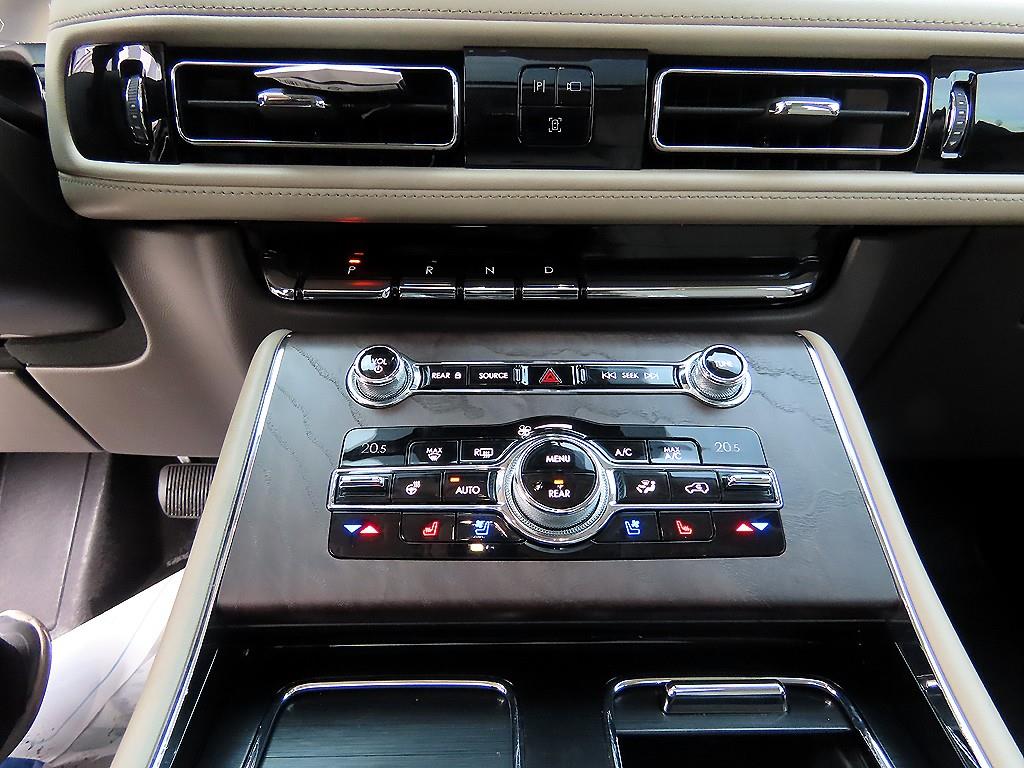 Lincoln Aviator - Vista 12