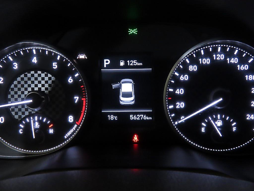 HYUNDAI Avante - Vista 9