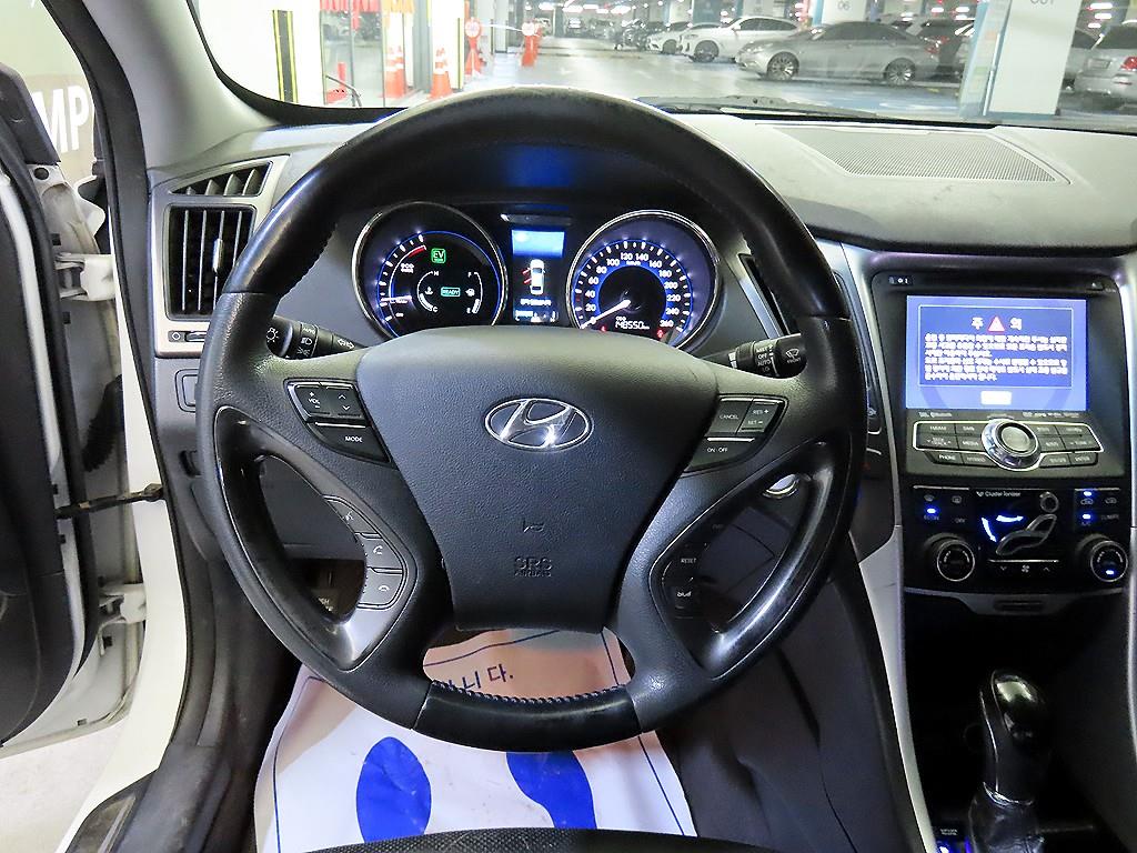 HYUNDAI Sonata - Vista 8