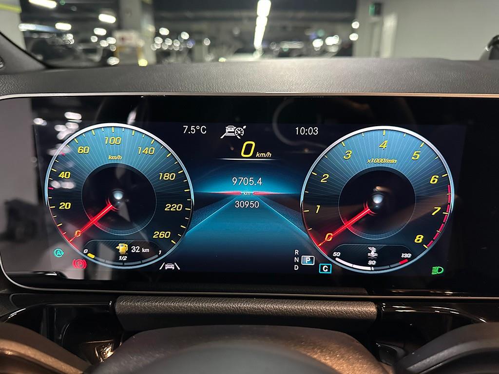 Mercedes Benz GLA Class - Vista 8