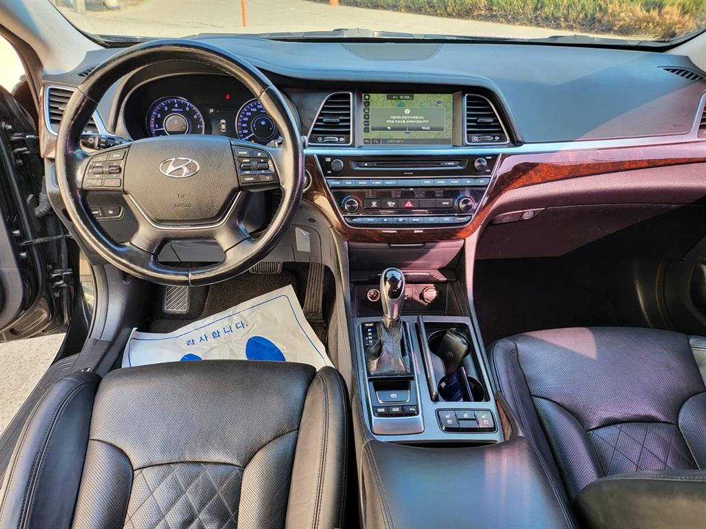 HYUNDAI Aslan - Vista 7