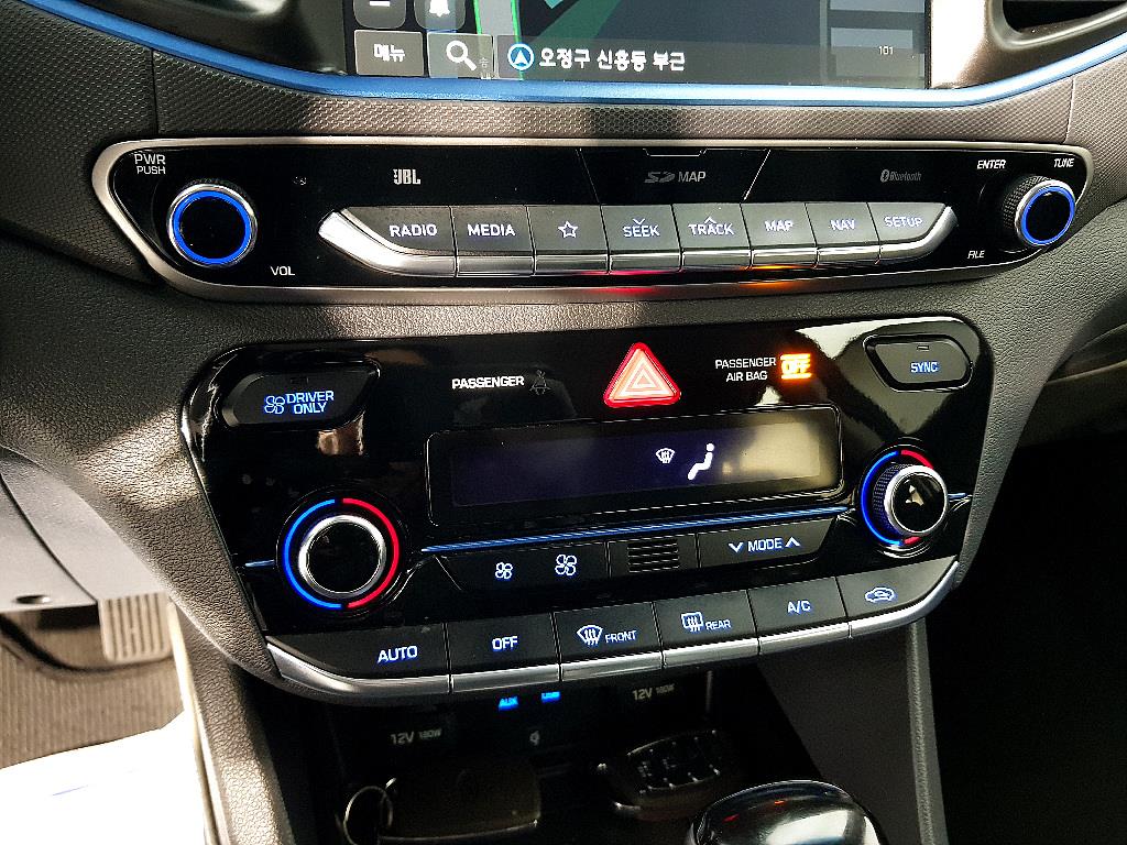 HYUNDAI Ioniq - Vista 10