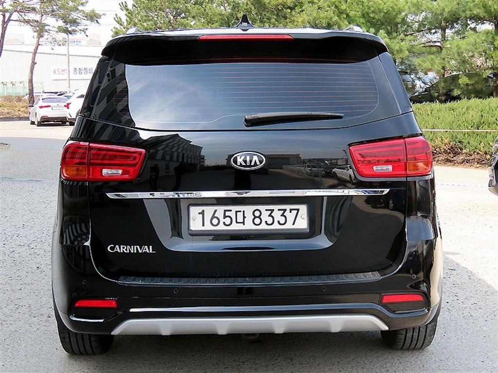 KIA Carnival - Vista 4