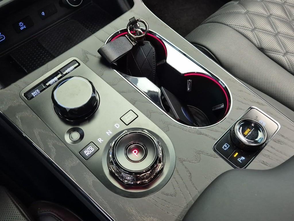 Genesis GV80 - Vista 8