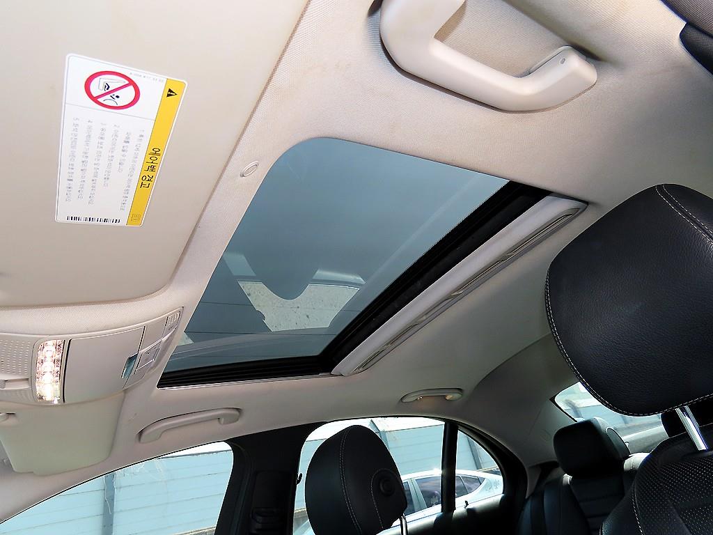 Mercedes Benz E class 2018 Negro - Importación desde Corea - HF Imports Iquique - Foto 16