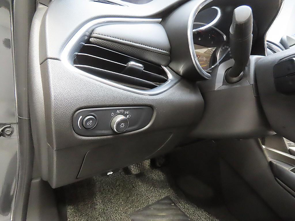 Chevrolet Malibu 2018 Gris - Importación desde Corea - HF Imports Iquique - Foto 13